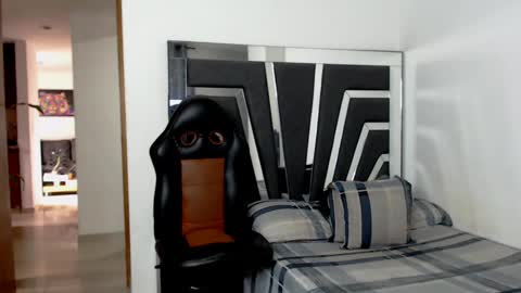 Noah Harris01 online show from 10/24/25, 12:01