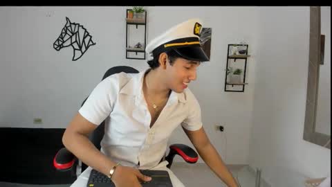 Noah online show from 10/20/25, 12:22