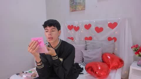 Snapshot of noah_lewiss chatting on 02/17/26, 10:56 NOAH online show from 02/17/26, 10:56