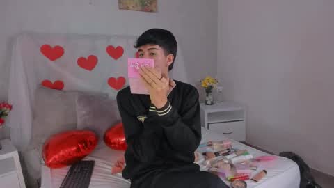 Snapshot of noah_lewiss chatting on 02/18/26, 11:17 NOAH online show from 02/18/26, 11:17