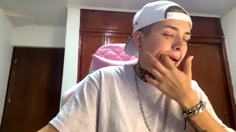 noah hehim    online show from 01/25/25, 02:37