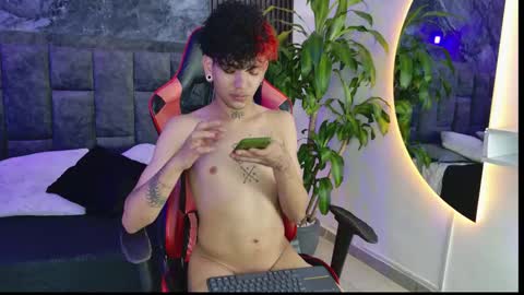 Snapshot of noah_travis chatting on 03/13/26, 02:45 Noah online show from 03/13/26, 02:45