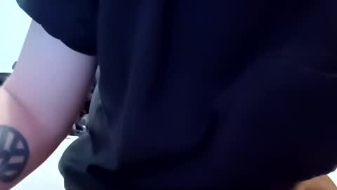 Noah Wesley online show from 03/05/25, 06:44