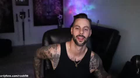 Snapshot of noahfitt chatting on 07/17/26, 01:56 Noah Fitt online show from 07/17/26, 01:56