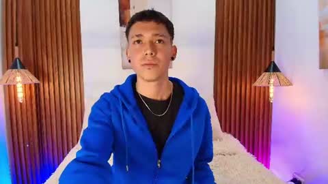 Snapshot of noahh_saenz chatting on 06/10/26, 04:45 Noah online show from 06/10/26, 04:45