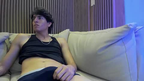 Snapshot of noahx_valko chatting on 12/17/25, 02:50 noahx_valko online show from 12/17/25, 02:50