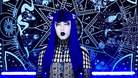 caroline online show from 11/22/25, 01:15