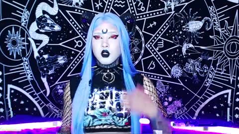 caroline online show from 04/08/26, 10:54