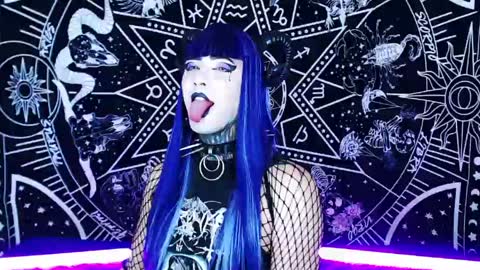 caroline online show from 04/16/26, 11:07