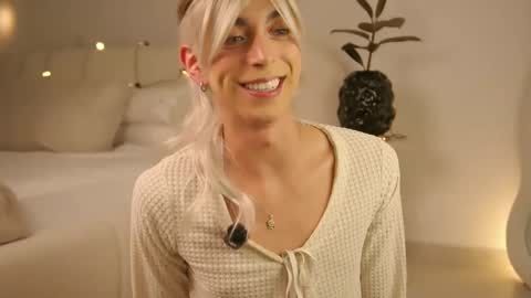 Samantha online show from 04/12/26, 01:54