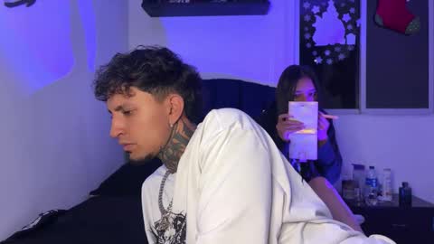 Jean Y Isa online show from 12/22/25, 03:58