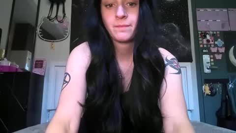 Snapshot of noelle1229 chatting on 04/09/26, 05:18 Noelle online show from 04/09/26, 05:18