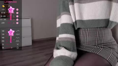 Snapshot of noelleneptune chatting on 09/12/25, 12:05 noelleneptune online show from 09/12/25, 12:05