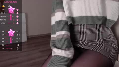 Snapshot of noelleneptune chatting on 10/16/25, 04:57 noelleneptune online show from 10/16/25, 04:57