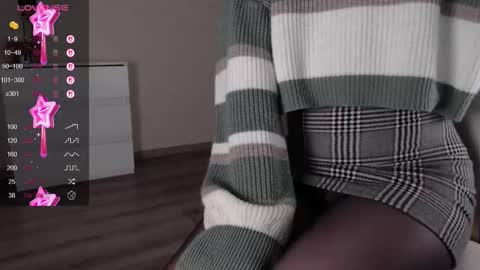 Snapshot of noelleneptune chatting on 11/02/25, 11:07 noelleneptune online show from 11/02/25, 11:07