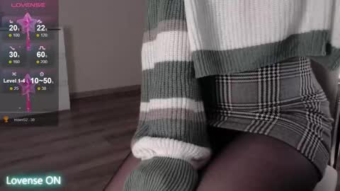 Snapshot of noelleneptune chatting on 12/16/25, 08:36 noelleneptune online show from 12/16/25, 08:36