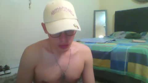 Snapshot of noha_free chatting on 03/10/25, 02:39 Noha online show from 03/10/25, 02:39