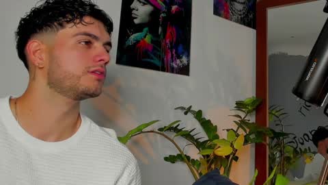 Snapshot of noha_miler chatting on 01/25/25, 08:31 kevin online show from 01/25/25, 08:31