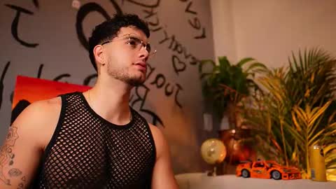 Snapshot of noha_miler chatting on 10/01/25, 12:38 kevin online show from 10/01/25, 12:38