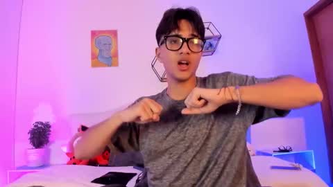 noha_natan online show from 10/18/25, 11:44