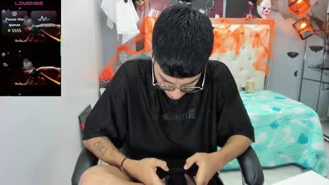 Noha Scott online show from 10/22/25, 11:37