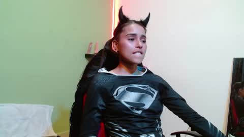 Noha Thomson online show from 12/19/24, 10:21