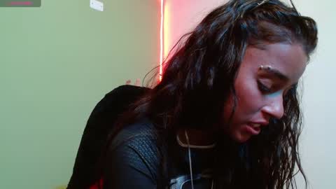 Noha Thomson online show from 01/17/25, 10:56