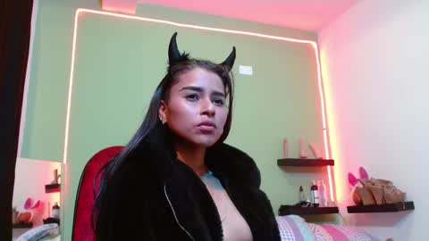 Noha Thomson online show from 02/14/25, 02:18