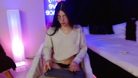 Bella online show from 03/30/26, 01:23