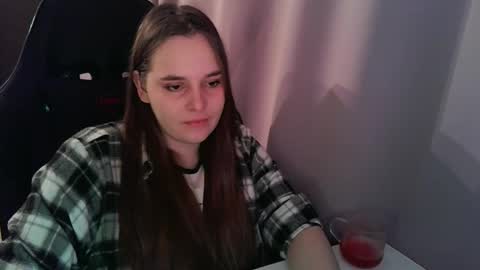 Snapshot of noir_ember_ chatting on 10/24/25, 01:40 noir_ember_ online show from 10/24/25, 01:40