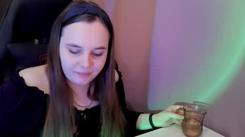 noir_ember_ online show from 02/25/26, 03:54