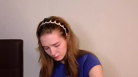 Snapshot of noirastrya chatting on 02/12/26, 06:41 Sophie online show from 02/12/26, 06:41