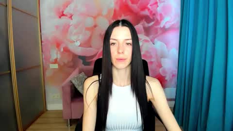 NoirDiva online show from 04/21/26, 05:58