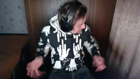 Snapshot of noise_zero chatting on 11/14/25, 11:02 Noise Zero online show from 11/14/25, 11:02