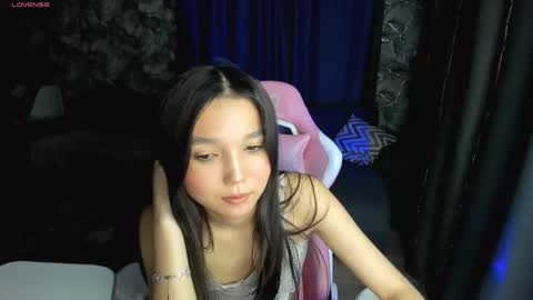 nomi online show from 04/18/26, 07:58