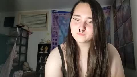 Snapshot of nonbinarybeauty20 chatting on 03/05/25, 08:00 nonbinarybeauty20 online show from 03/05/25, 08:00