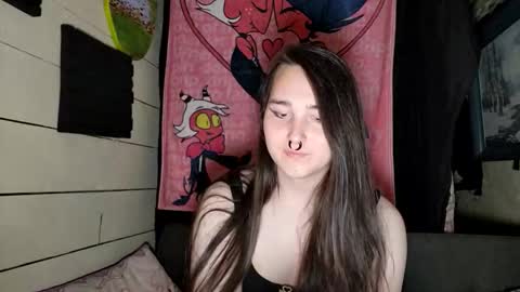 nonbinarybeauty20 online show from 05/20/26, 08:42