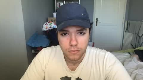 Snapshot of nongay379444 chatting on 11/14/25, 10:14 nongay379444 online show from 11/14/25, 10:14