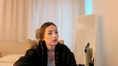 Syndney online show from 03/27/26, 05:13