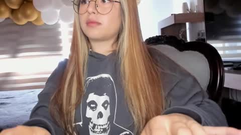 Snapshot of noorthernlightss chatting on 11/05/25, 07:03 Ara online show from 11/05/25, 07:03