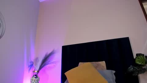 Nora Da Silva online show from 11/22/25, 01:15