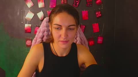 Snapshot of nora_n chatting on 10/28/25, 09:06 Nora online show from 10/28/25, 09:06