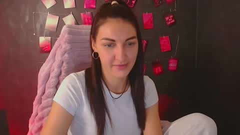 Snapshot of nora_n chatting on 11/11/25, 07:30 Nora online show from 11/11/25, 07:30