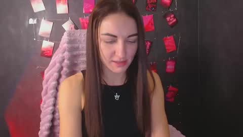 Snapshot of nora_n chatting on 12/17/25, 11:44 Nora online show from 12/17/25, 11:44