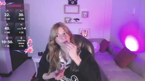 Nora online show from 02/18/25, 06:37