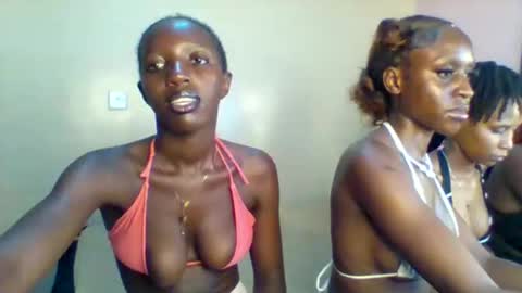 Snapshot of norababy20 chatting on 04/22/26, 04:52 Norababy20 online show from 04/22/26, 04:52