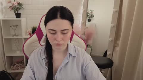 Nora online show from 04/13/26, 05:24