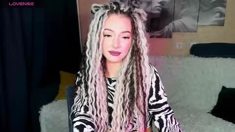 NoraSun online show from 12/16/25, 10:42