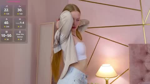 Nora online show from 04/03/26, 05:38