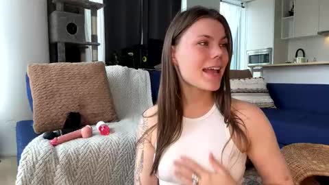Snapshot of nordicbelle chatting on 04/17/26, 01:58 Nordic Belle online show from 04/17/26, 01:58